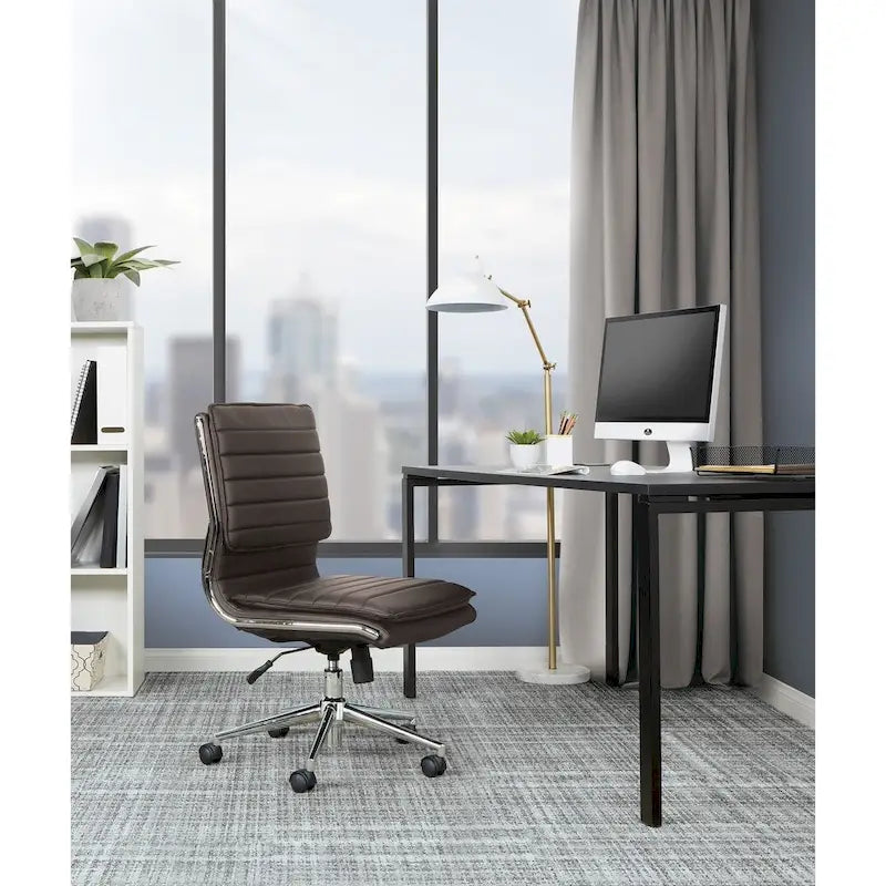 Chaise sans accoudoirs à dossier mi-hauteur en similicuir avec piètement chromé