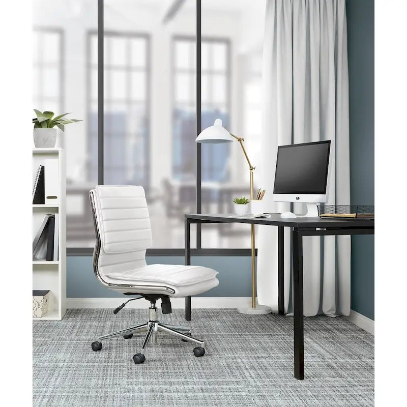 Chaise sans accoudoirs à dossier mi-hauteur en similicuir avec piètement chromé