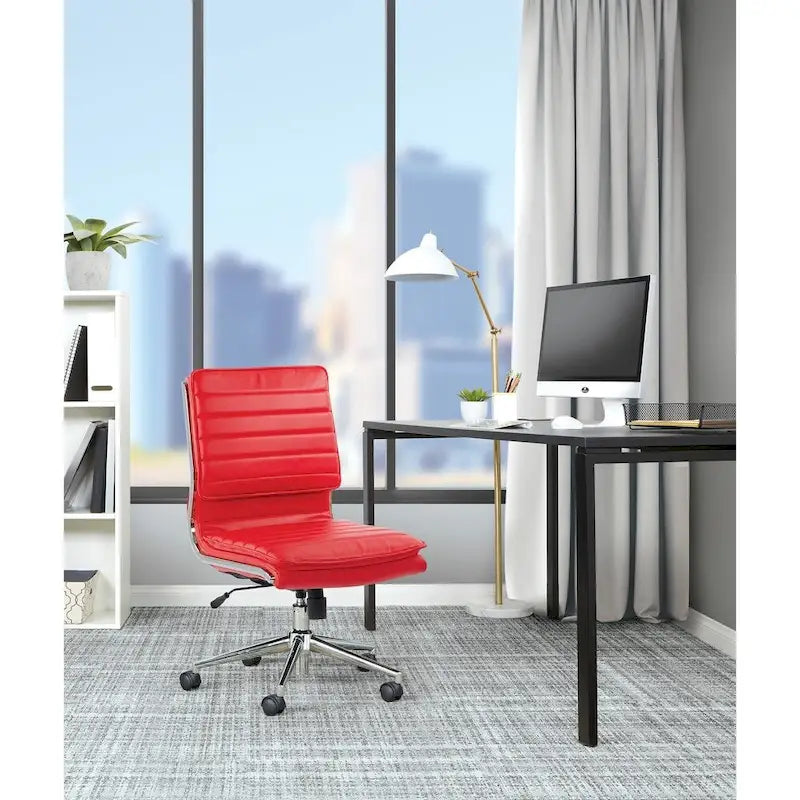 Chaise sans accoudoirs à dossier mi-hauteur en similicuir avec piètement chromé